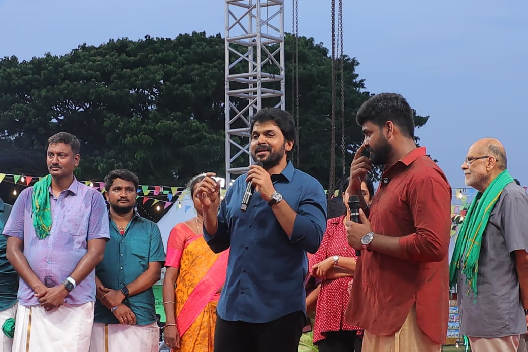 சென்னையில் ஜல்லிக்கட்டு செம்பொழில் கிராமத்துத் திருவிழாவில் நடிகர் கார்த்தி